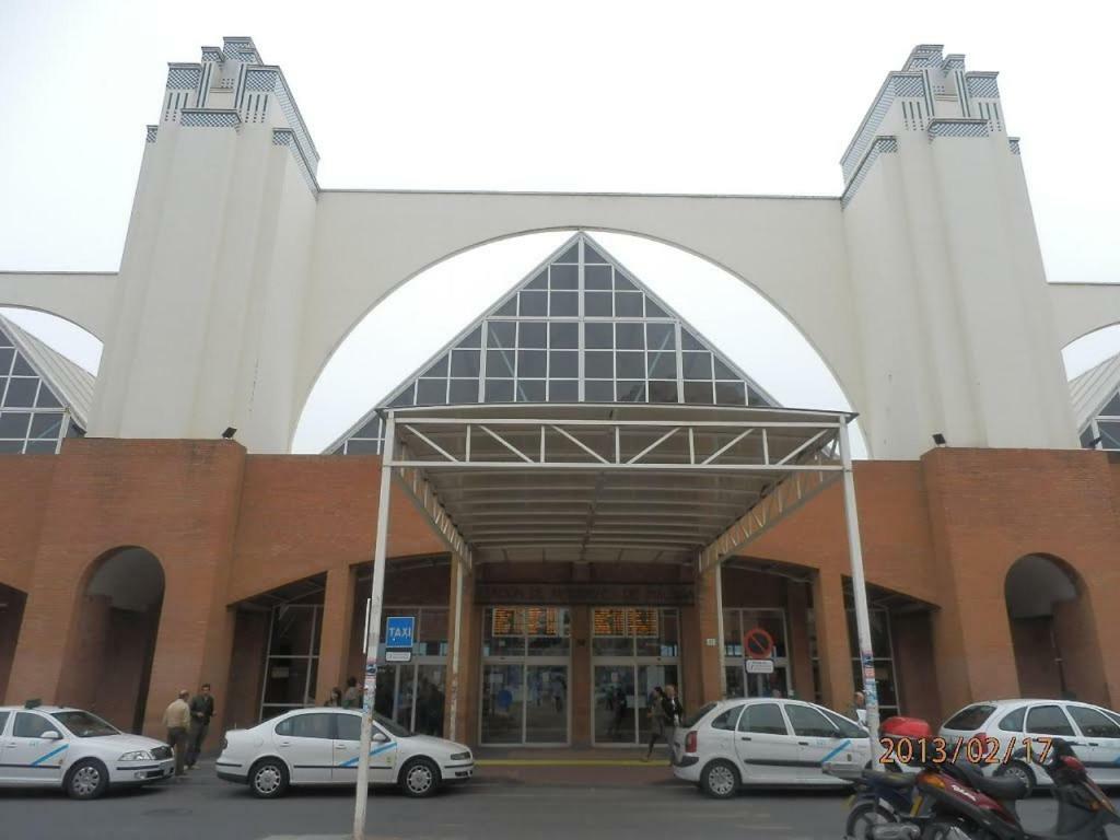 Apartamento El Anden De La Estacion Málaga Buitenkant foto